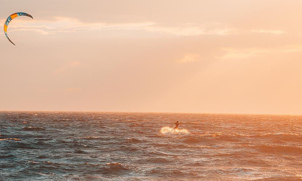 kitesurfing Marbella sunset