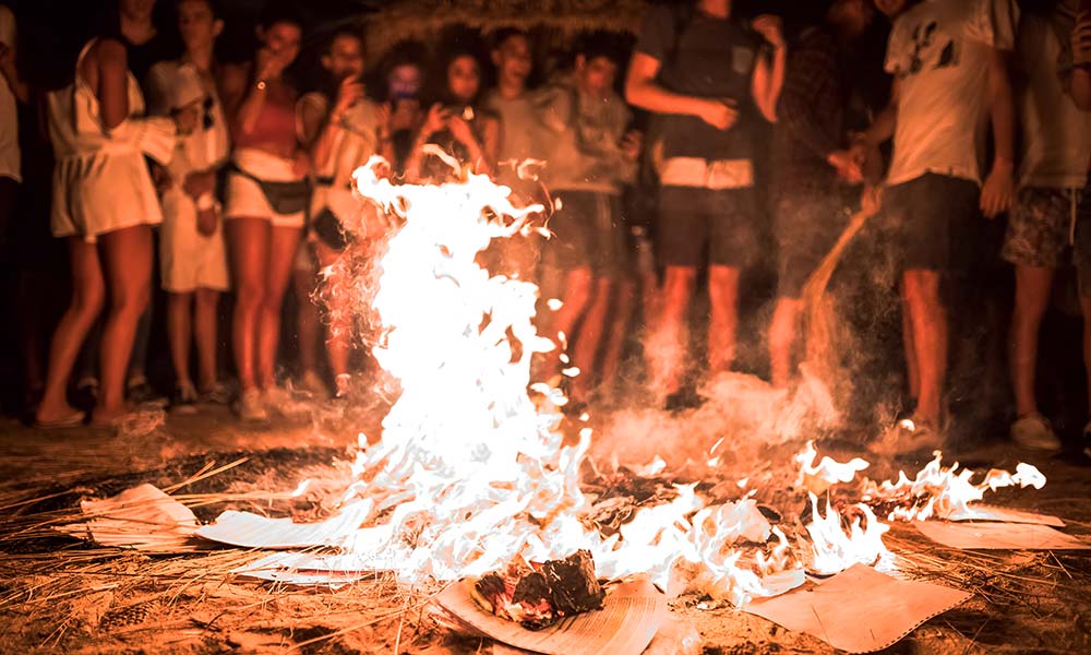 San Juan burining objects