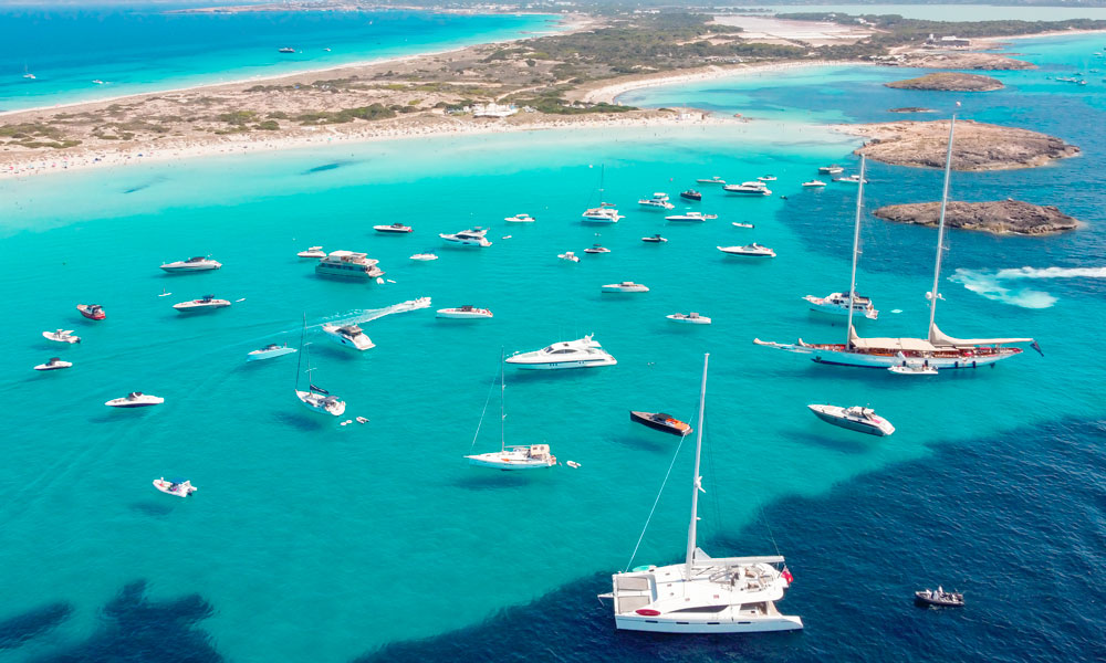 Alquilar una embarcación en Ibiza